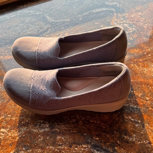 Bzees Shoes - Bzees Women's  Slip-On Flats